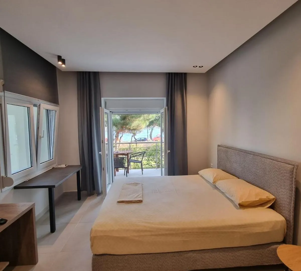 Estrella Rooms Nea Kallikrateia 0*,  Greece