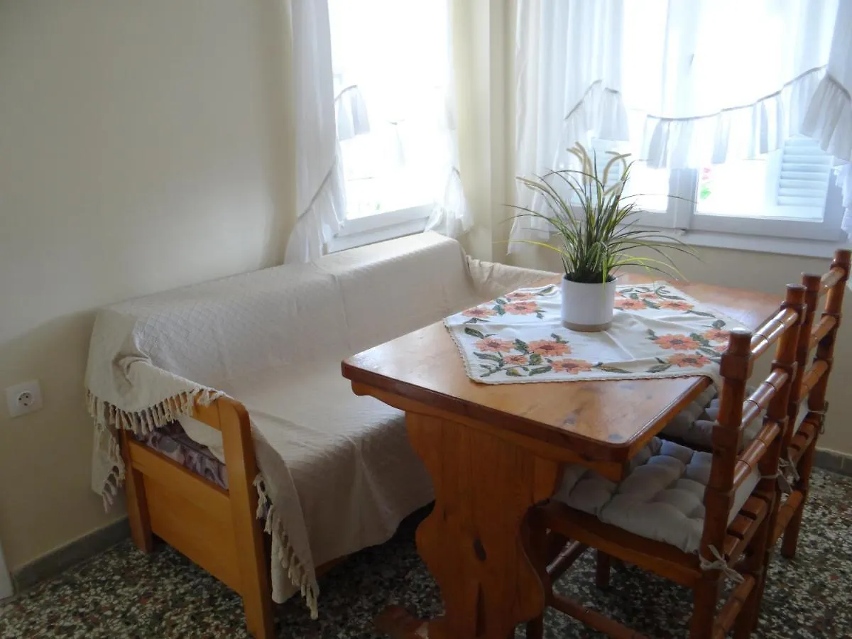 Estrella Rooms Nea Kallikrateia 0*,